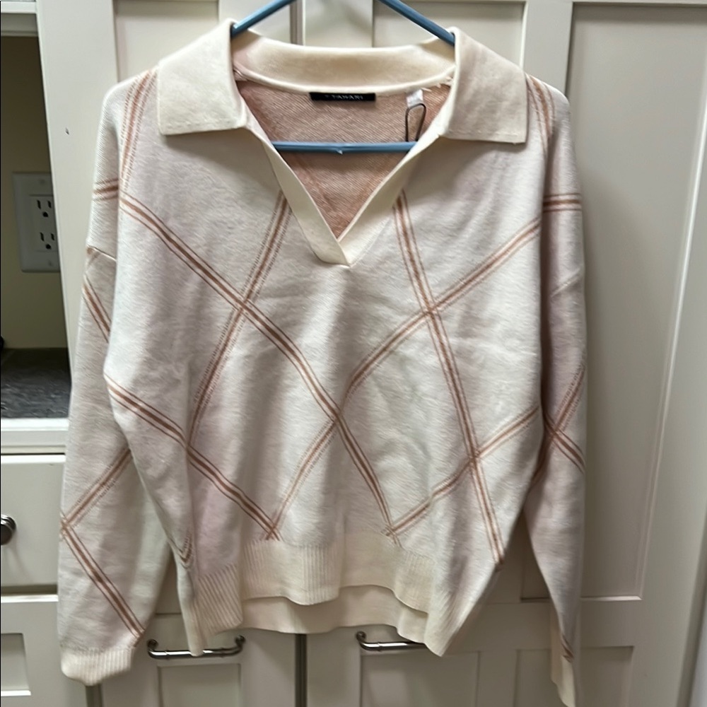 Tahari preppy ivory and camel sweater